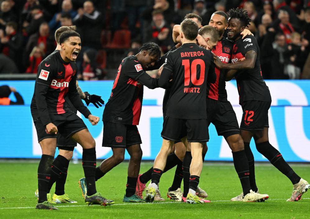 从0分垫底到德甲逆袭！勒沃库森换帅如换刀，穆里尼奥主场迎终极考验